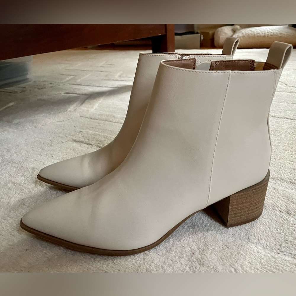Unworn cream pointed toe booties! Size 8.5, Universal Threads (Target brand)